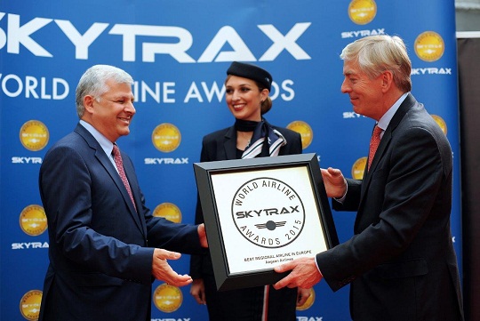 PNreceivesSkytraxAward2015