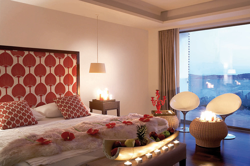 Grecotel-Vouliagmeni-Suites-Guestroom